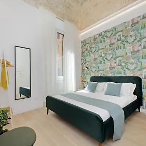  Apartment Redseven