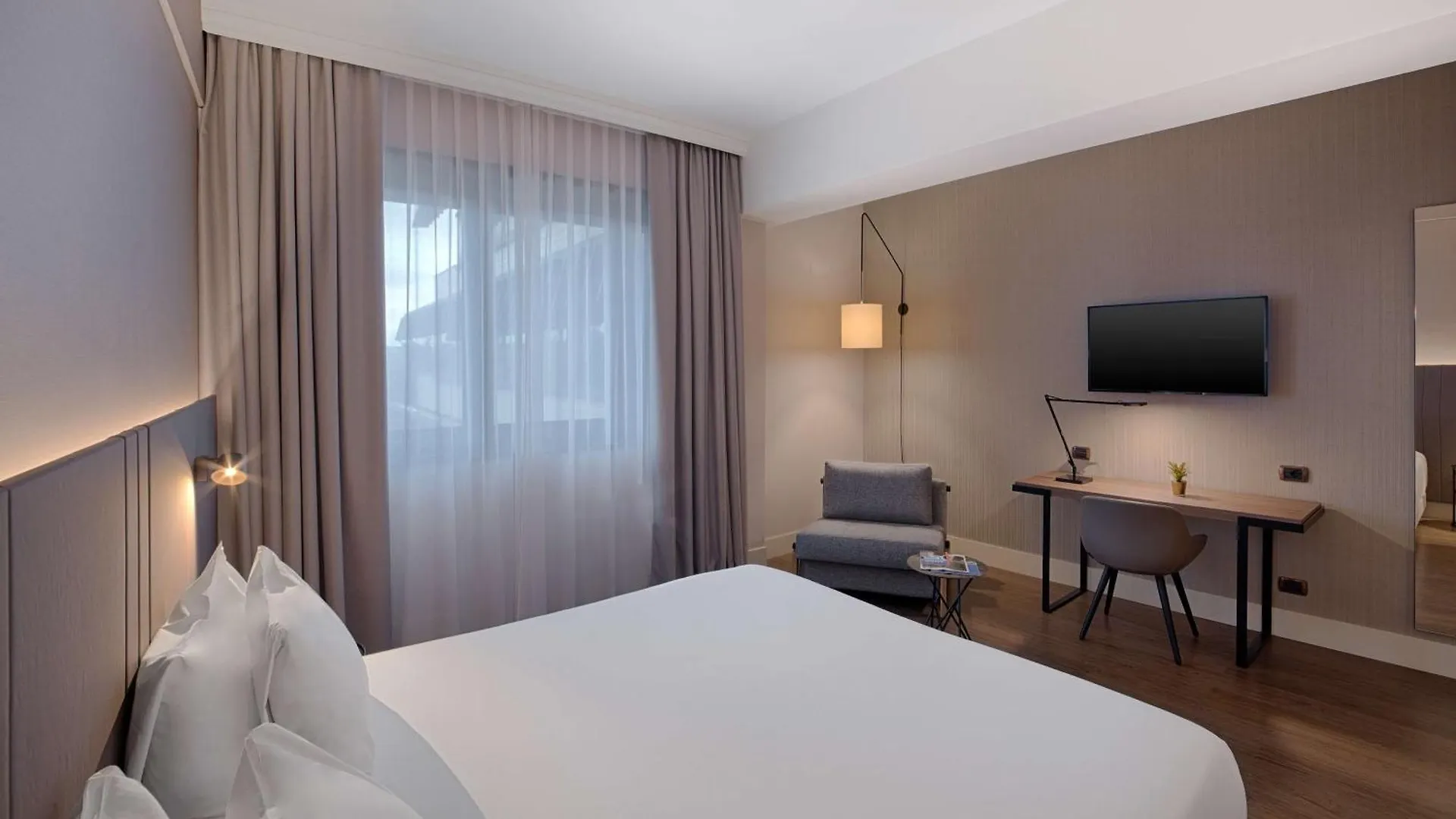Nh Roma Villa Carpegna Hotell Rom