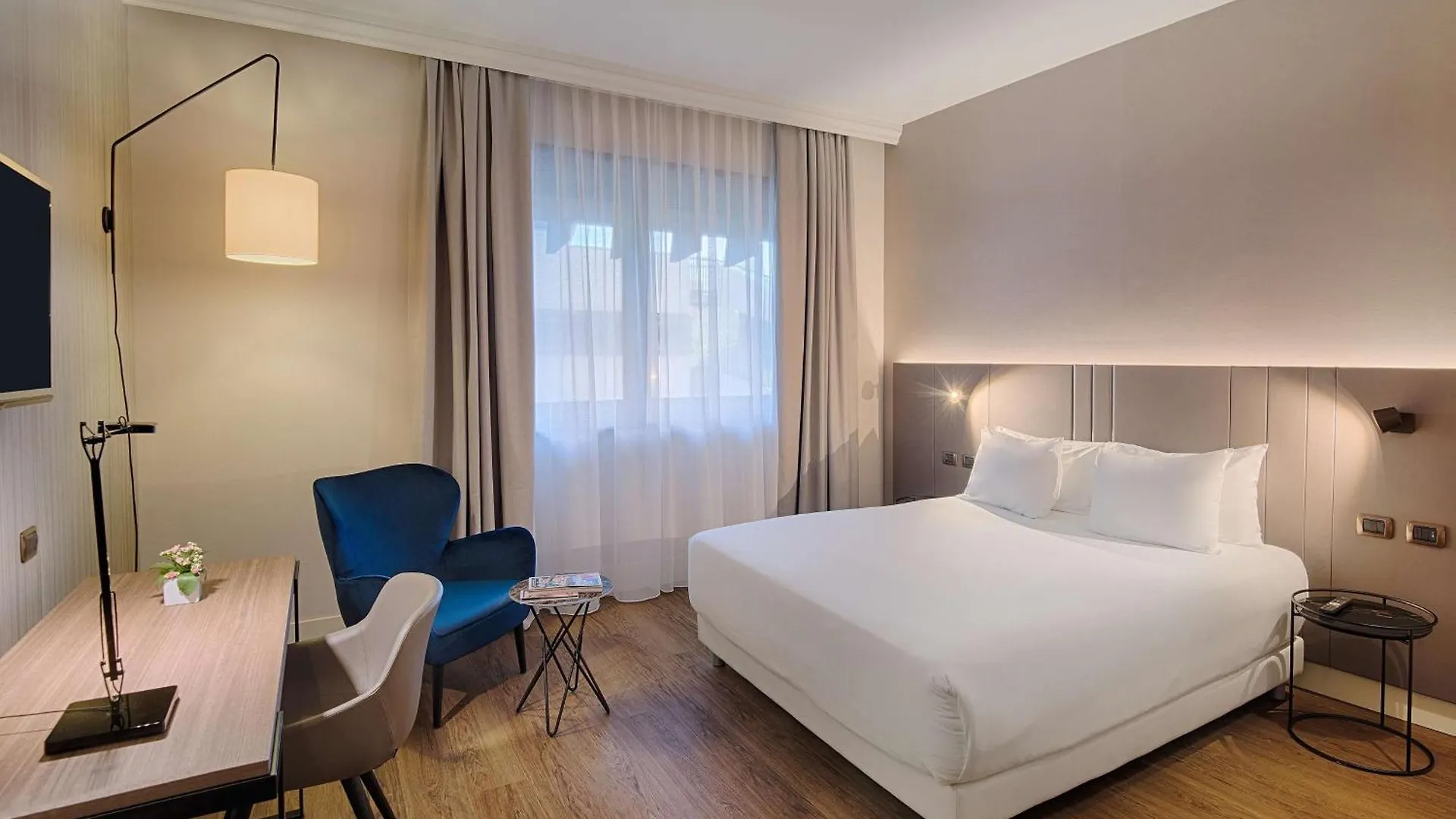 **** Hotell Nh Roma Villa Carpegna Italien
